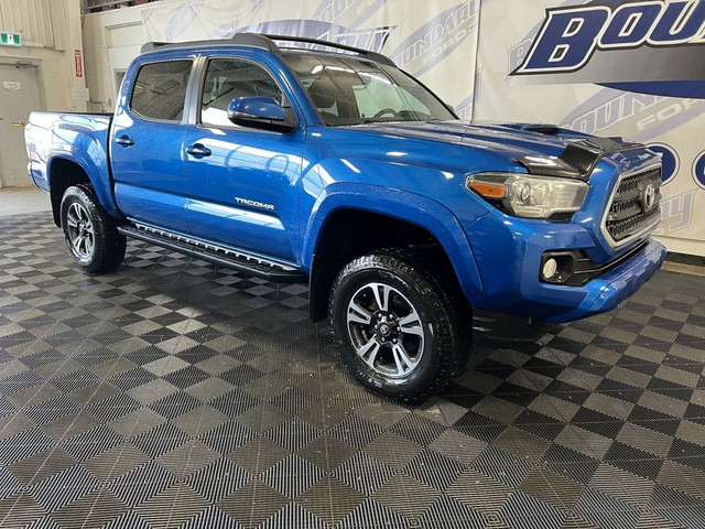 2016 Toyota Tacoma TRD SPORT 3.5 V6 4X4 M/T | SUNROOF | REMOTE S in Cars & Trucks in Lloydminster - Image 2