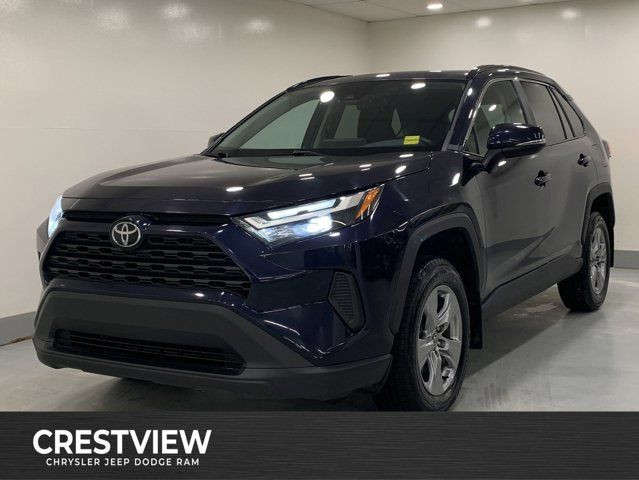 2022 Toyota RAV4 XLE * Sunroof * in Cars & Trucks in Regina