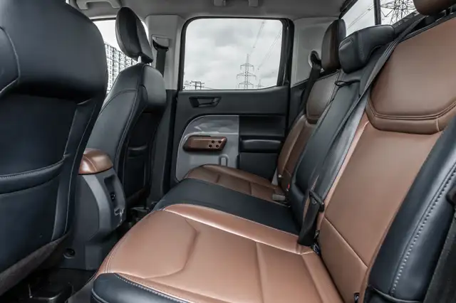 2022 Ford Maverick Lariat Awd 4X4 Crew Cab / Cuir / Toit Ouvrant in Cars & Trucks in City of Montréal - Image 28