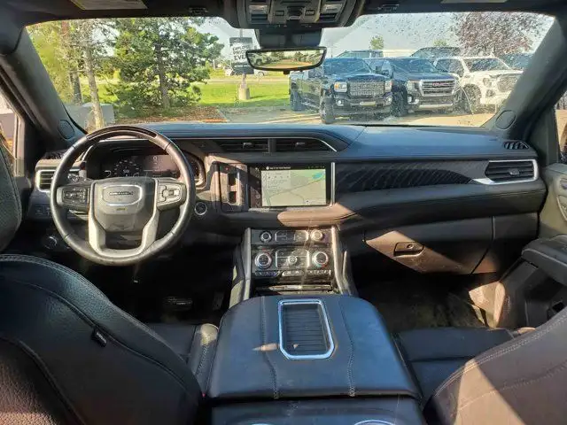 2023 GMC Yukon XL Denali Reserve 6.2L in Cars & Trucks in Strathcona County - Image 8