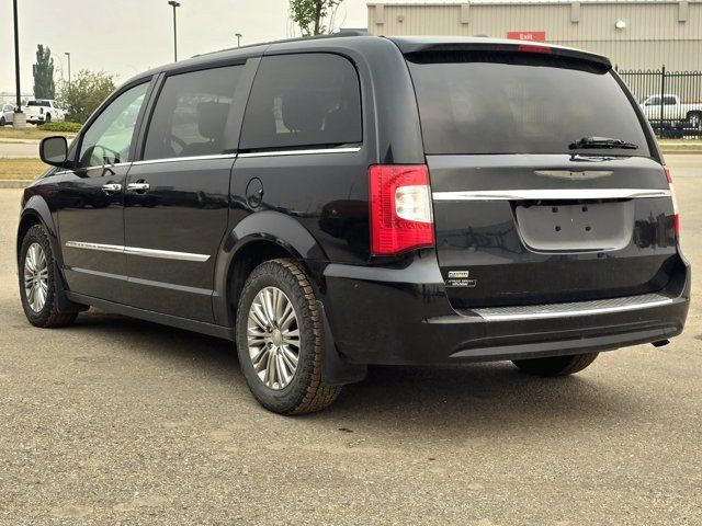 2016 Chrysler Town & Country Touring in Cars & Trucks in Grande Prairie - Image 2
