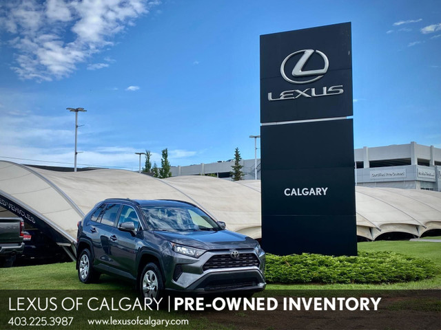 2020 Toyota RAV4 LE in Cars & Trucks in Calgary
