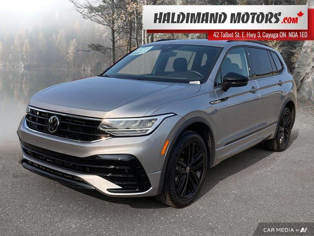 2022 Volkswagen Tiguan Comfortline R-Line Black Edition in Cars & Trucks in Hamilton