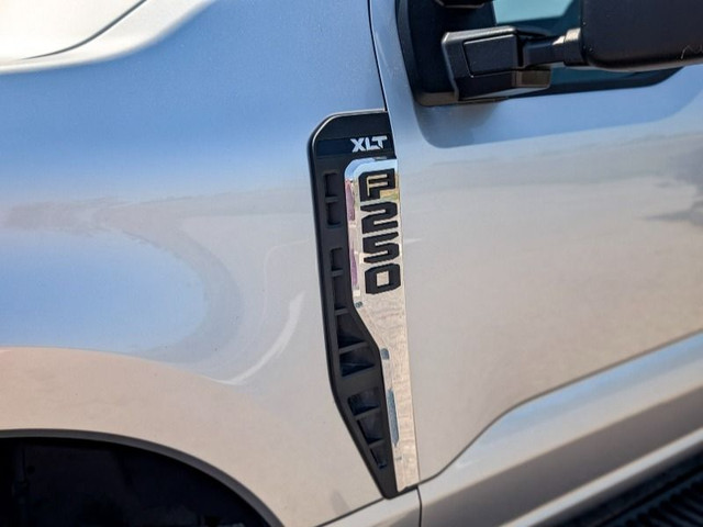 2023 Ford Super Duty F-250 SRW XLT REGULAR CAB ALERT!! in Cars & Trucks in Kawartha Lakes - Image 4