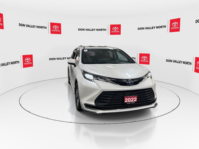 2022 Toyota Sienna XLE 8-Passenger 8 PASSANGER | ACCIDENT FR... in Cars & Trucks in City of Toronto - Image 2