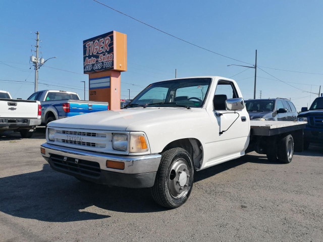 1989 Toyota Tacoma DUALLY*FLAT DECK*ONLY 58,000 MILES*NEW TIRES* in Cars & Trucks in London