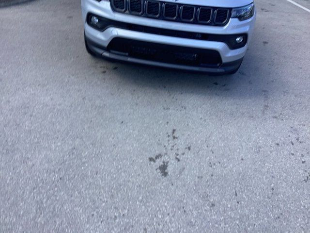 2025 Jeep Compass Latitude Lux in Cars & Trucks in Oakville / Halton Region - Image 2