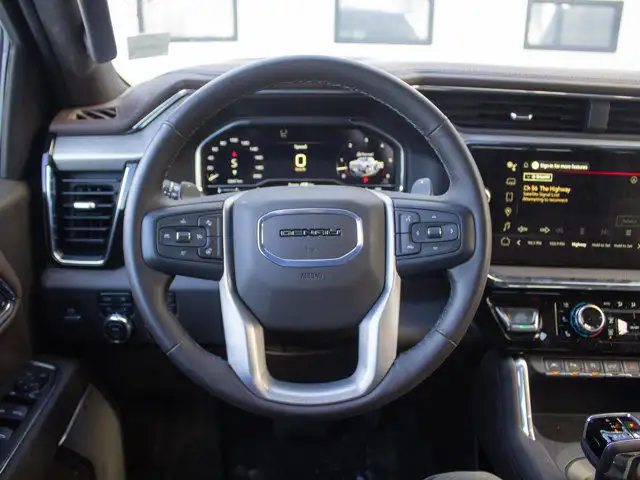 2025 GMC Sierra 1500 Crew Cab Short Box 4-Wheel Drive Denali for dans Autos et camions dans Ville d’Edmonton - Image 16