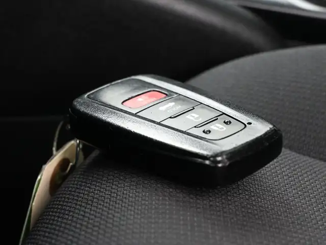 2020 Toyota Corolla LE UPGRADE SUNROOF, HEATED STEERING, HEATED  in Cars & Trucks in City of Halifax - Image 6