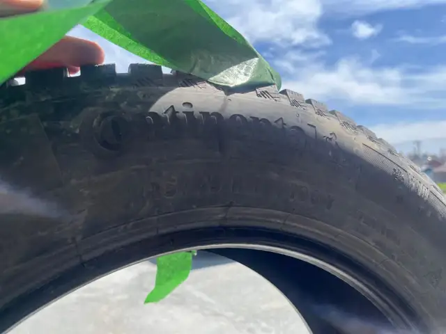 Dodge Grand Caravan 225-65-17 CONTINENTAL 8/32 USURE TRES BON PN in Cars & Trucks in St-Georges-de-Beauce - Image 3