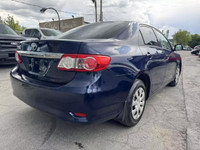 2013 Toyota Corolla LE manuelle sièges chauffants prie USB et aux pour la musique avec Bluetooth bon... (image 5)