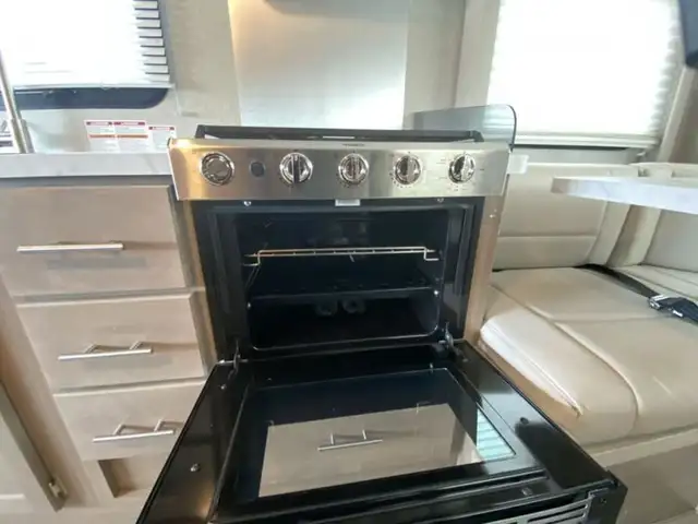 2022 Adventurer LP Class C Adventurer 19RD in RVs & Motorhomes in Edmonton - Image 19