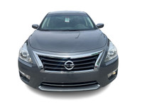 La Nissan Altima 2.5 2015 est une berline intermédiaire fiable, confortable et économique. Elle offr... (image 3)