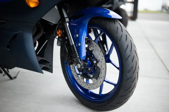 2024 Yamaha YZF R3 in Street, Cruisers & Choppers in Strathcona County - Image 14