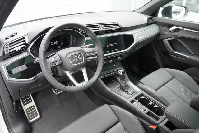 2024 Audi Q3 Progressiv 45 TFSI quattro in Cars & Trucks in Calgary - Image 4
