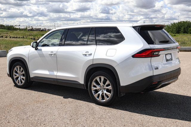 2024 Toyota Grand Highlander LIMITED 4X4 LEATHER SUNROOF in Cars & Trucks in Strathcona County - Image 2