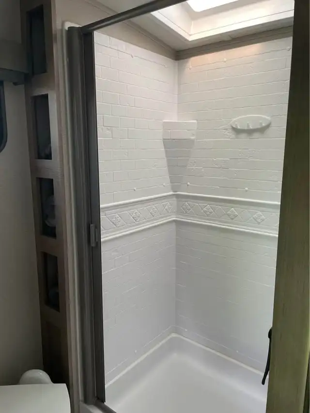 2021 GRAND DESIGN IMAGINE TRAVEL TRAILER 28FT -WHITE! in Cargo & Utility Trailers in Dartmouth - Image 9
