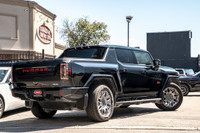 ENJOY 6 MONTHS NO PAYMENT!! E4WD CREW CAB CLEAN CARFAX CONVERTIBLE W HARD TOP NAVI BSM GMC INSPECTIO... (image 8)