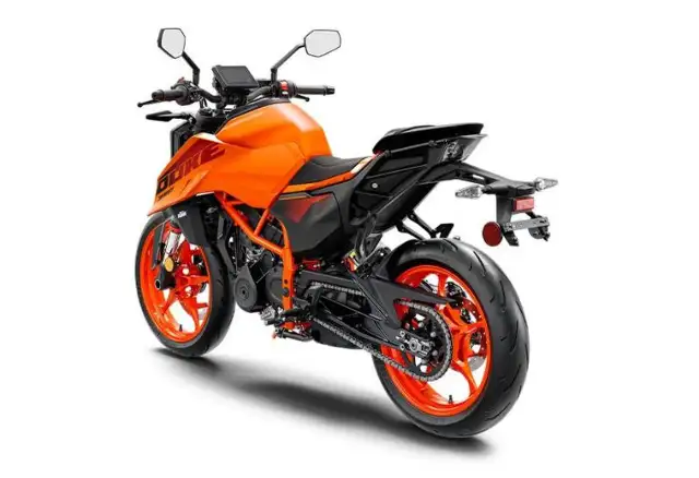 2025 KTM 390 DUKE in Sport Bikes in Laval / North Shore - Image 4