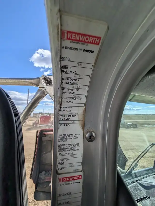 2010 KENWORTH T800 in Heavy Trucks in Kamloops - Image 20