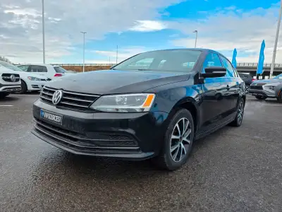 Jetta 2016 Comfortline * Manuel * Toit * Camera * App connect * Garantie de rouille de 12 ans * Mags...