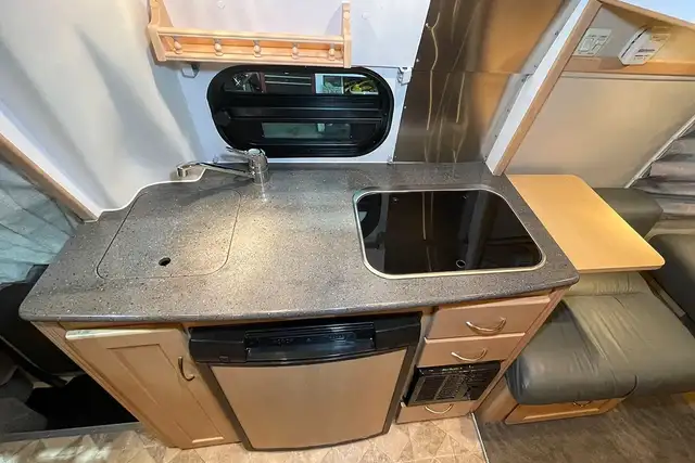 2010 Pleasure-Way Excel TS – Pre-Owned Class B Motorhome. in RVs & Motorhomes in Red Deer - Image 23