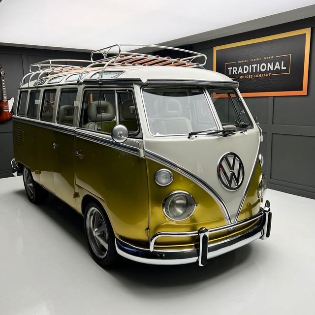1975 Volkswagen Microbus Deluxe Samba in Classic Cars in Guelph