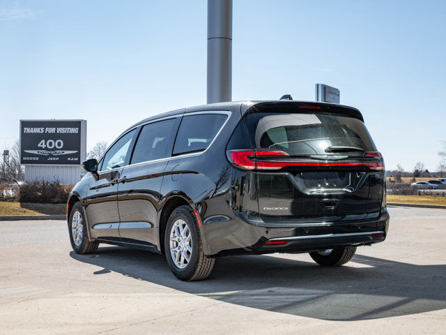 2025 Chrysler Pacifica Select in Cars & Trucks in Barrie - Image 3