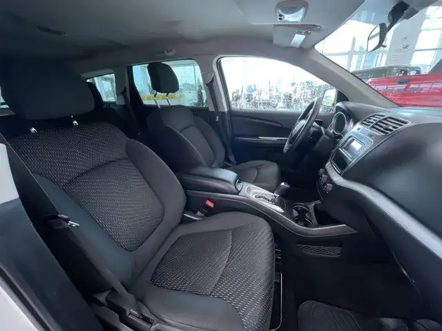 2018 Dodge Journey Canada Value Pkg | Front Wheel Drive in Cars & Trucks in Prince George - Image 17