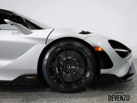 VENDU!!! Yes you read right under 300km !! Mclaren Collector Owned. As new as it gets. Auto Devenzo,... (image 9)