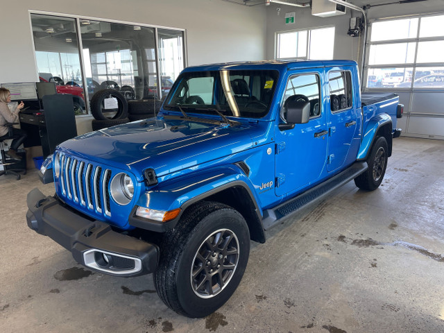 2021 Jeep Gladiator Overland 3-PIECE FREEDOM TOP | REMOTE STA... in Cars & Trucks in Lethbridge