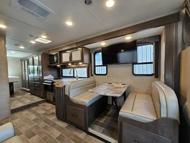 2022 Thor Chateau 31WV in RVs & Motorhomes in Moncton - Image 14