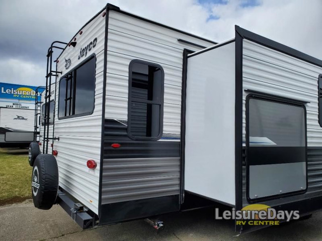 2024 Jayco Jay Flight 340RLK in Travel Trailers & Campers in Ottawa - Image 4