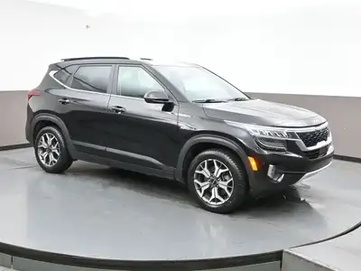 Beautiful and Showroom Condition 2023 Kia Seltos EX Premium AWD with Apple Carplay/Andriod Auto, Lea...