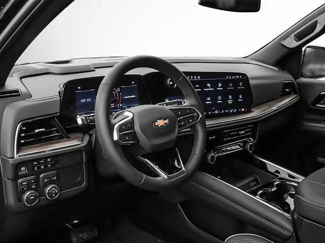 2025 Chevrolet Suburban Premier in Cars & Trucks in City of Montréal - Image 10