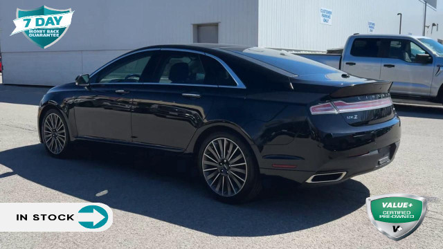 2016 Lincoln MKZ NAVIGATION | PANO ROOF | LEATHER INTERIOR in Cars & Trucks in St. Catharines - Image 2