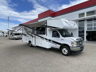 Coachmen Freelander Class C gas Motorhome 26DS highlights: Dual Slides Queen Bed J-lounge Dinette Tw...