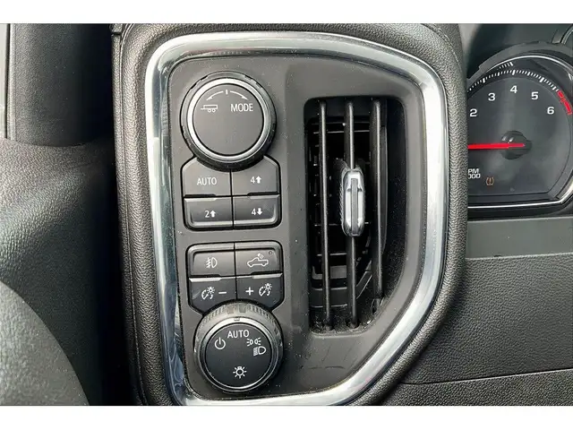 2022 Chevrolet Silverado 1500 LTD LT Trail Boss | 5.3L V8 | Line in Cars & Trucks in Mississauga / Peel Region - Image 23