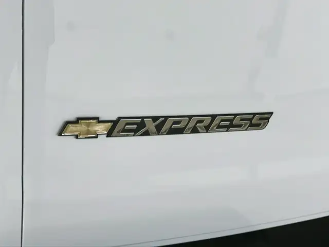 2024 Chevrolet Express Cargo 2500 WT 155 in Cars & Trucks in Laval / North Shore - Image 20