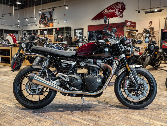 2024 Triumph Speed Twin 1200 Stealth Edition in Street, Cruisers & Choppers in Winnipeg - Image 2
