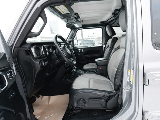 2018 Jeep Wrangler Unlimited Sport 4x4, Custom Leather,  in Cars & Trucks in Calgary - Image 2