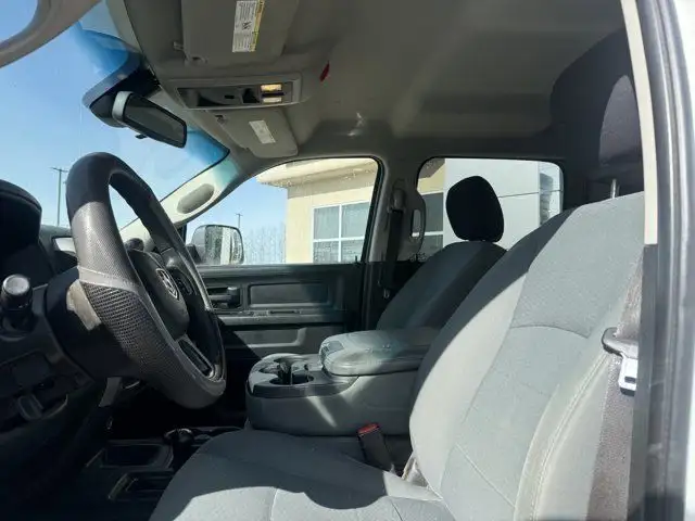 2014 Ram 2500 ST Crew Cab 4x4 | V8 HEMI | Blowout Special | CD in Cars & Trucks in Edmonton - Image 12