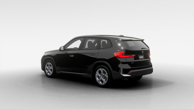 2026 BMW X1 xDrive28i | Spacieuse et polyvalente | Peinture in Cars & Trucks in City of Montréal - Image 2