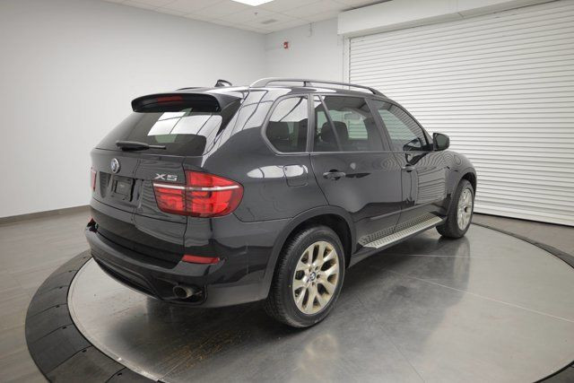2013 BMW X5 35i in Cars & Trucks in Calgary - Image 4