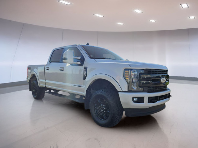 Ford Super Duty F-350 SRW Lariat 2019 in Cars & Trucks in Medicine Hat