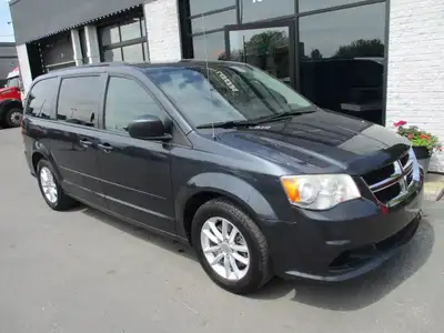 2014 Dodge Grand Caravan SXT Stowin.Nin.Go 7 Passagers < EXTRA-PROPRE < GRIS < INTERIEUR GRIS/NOIR <...