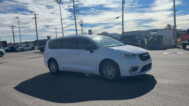 2024 Chrysler Pacifica in Cars & Trucks in Edmonton - Image 2
