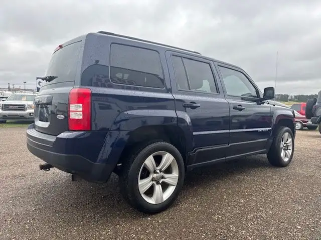 2014 Jeep Patriot North Edition 4x4- SALE!! WARRANTY INC in Cars & Trucks in Red Deer - Image 6