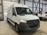 Découvrez le Mercedes-Benz Sprinter 2022 version 2500 4 cyl. en ligne toit surélevé 170 po, une solu... (image 4)