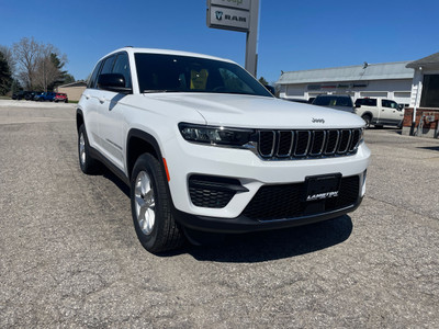 2024 Jeep Grand Cherokee LAREDO VALUE-PACKED SUV with Power Sunr